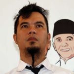 Akankah Ahmad Dhani yang mencalonkan diri sebagai anggota legislatif di Surabaya akan pensiun sebagai musisi?